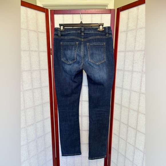 Cabi High Straight Jeans #3561 - EUC - Size 4 - Picture 4 of 7